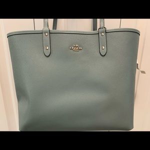 NWT reversible Coach carry all